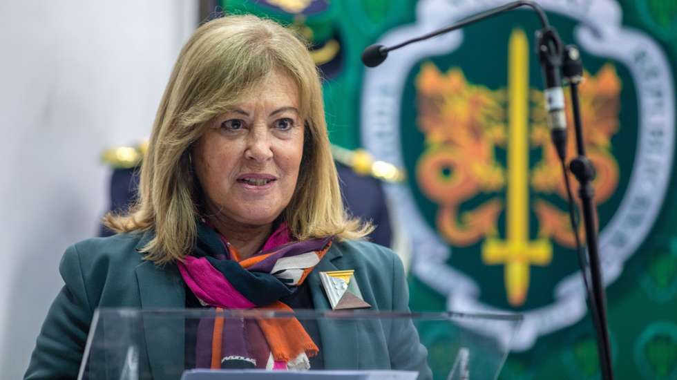 A ministra da Administração Interna, Margarida Blasco, discursa na cerimónia de tomada de posse da nova comandante Territorial dos Açores da Guarda Nacional Republicana (GNR), coronel Cláudia Santos (ausente da fotografia), a primeira mulher a assumir funções de comandante de um Comando Territorial da GNR, em Ponta Delgada, ilha de São Miguel, Açores, 07 de fevereiro de 2025. EDUARDO COSTA/LUSA