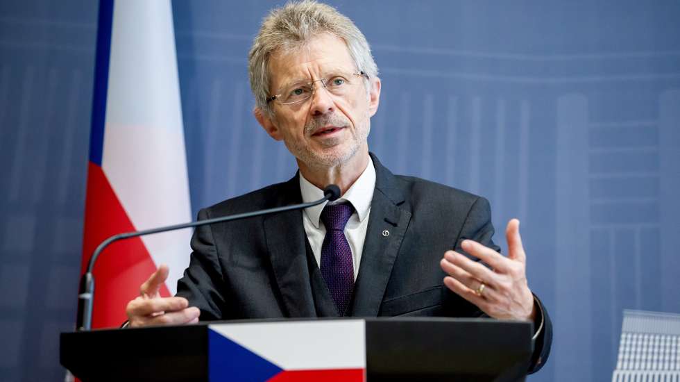 epa11342467 President of the Senate of the Czech Republic Milos Vystrcil speaks at a press briefing in Parliament building in Chisinau, Moldova, 15 May 2024.  EPA/DUMITRU DORU