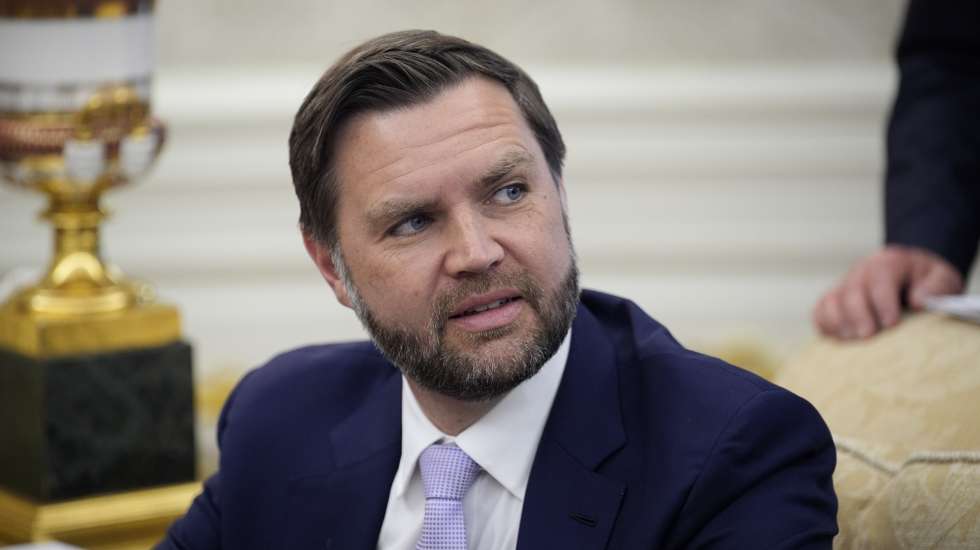 epa13062006 US Vice President JD Vance listens as US President Donald Trump meets with Mark Rutte, Secretary General of the North Atlantic Treaty Organization (NATO), in the Oval Office of the White House in Washington, DC, USA, 24 June 2026.  EPA/YURI GRIPAS / POOL