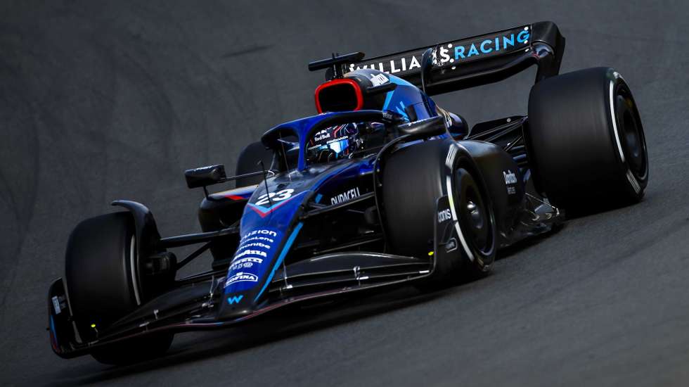 epa10154569 Alexander Albon (23) with the Williams FW44 in action during the 1st free practice session ahead of the F1 Grand Prix of the Netherlands at Circuit van Zandvoort in Zandvoort, The Netherlands, 02 September 2022.  EPA/Remko de Waal