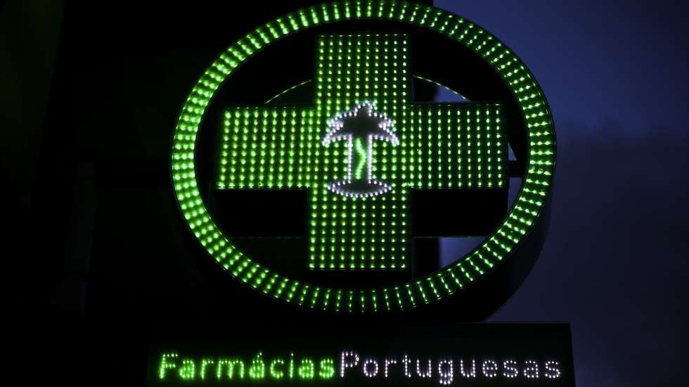 O método do suspeito foi reconstituído através do visionamento de imagens de videovigilância da farmácia