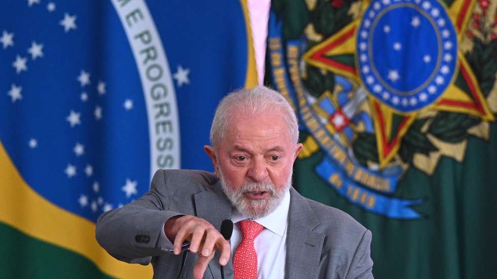 epa11023304 President of Brazil, Luiz InAcio Lula da Silva, speaks during the launch of the National Visible Streets Plan, a program to care for the homeless population, at the Palace of Planalto in Brasilia, Brazil, 11 December 2023. Lula da Silva received dozens of homeless people at the government headquarters and announced a vast support plan for those he defined as "the most suffering people" in society.  EPA/Andre Borges
