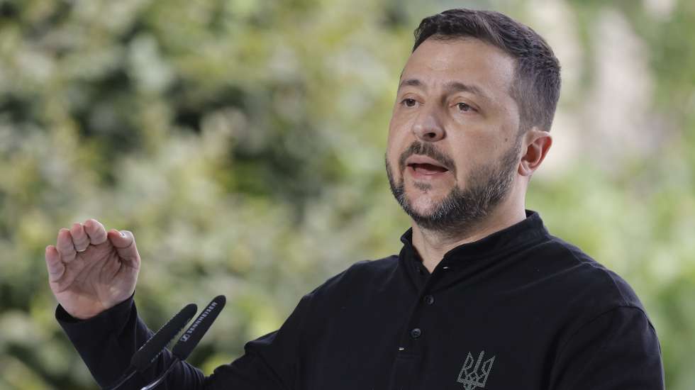 epa11598531 Ukrainian President Volodymyr Zelensky addresses a joint press conference with Lithuania's President Nauseda, Croatia's Prime Minister Plenkovic and Latvia's Prime Minister Silina in Kyiv, Ukraine, 11 September 2024. The Lithuanian president, Croatian prime minister and Latvian prime minister arrived in Ukraine to take part in the Fourth Summit of the Crimean Platform in Kyiv and meet with senior Ukrainian officials amid the ongoing Russian invasion.  EPA/SERGEY DOLZHENKO