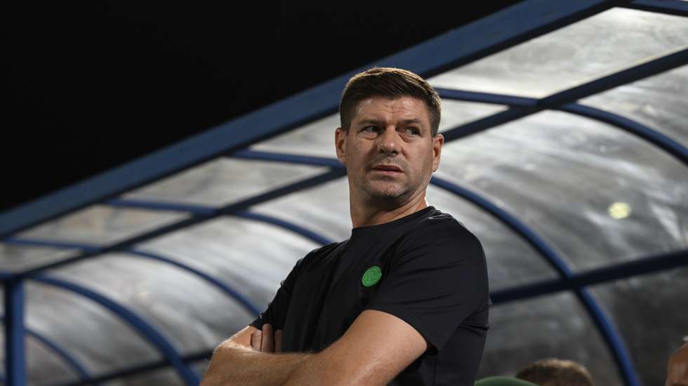 epa10825872 Al Ittifaq coach Steven Gerrard looks on during the Saudi Professional Soccer League match between Al Hilal and Al Ittifaq in Riyadh, Saudi Arabia, 28 August 2023.  EPA/STRINGER