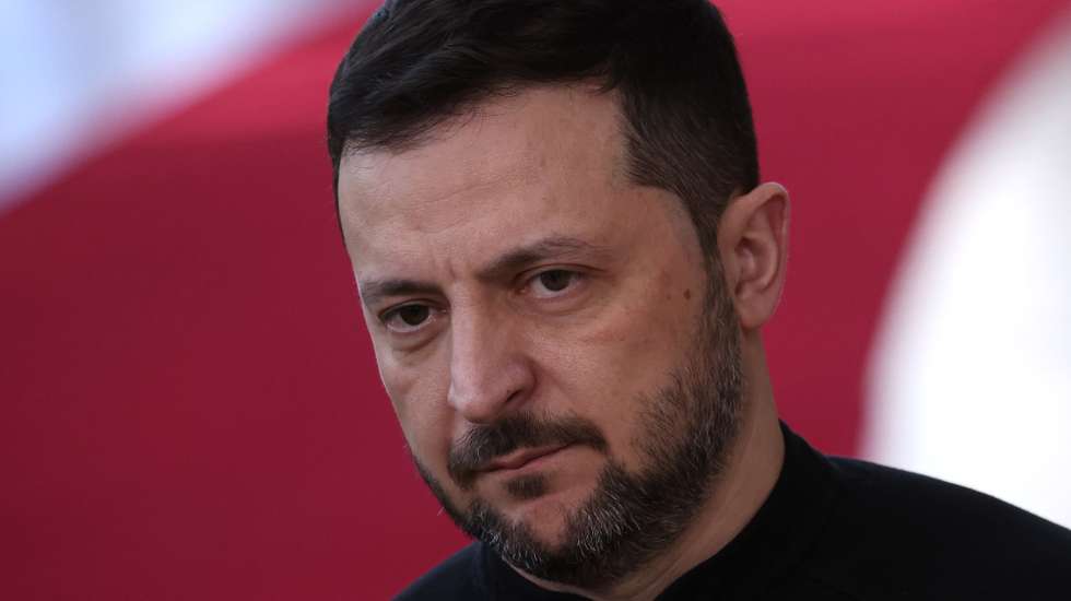 epa11943974 Ukraine's President Volodymyr Zelensky arrives for an European Council meeting in Brussels, Belgium, 06 March 2025.The EU leaders are convening for a special summit to discuss ongoing support for Ukraine and enhance European defence.  EPA/CHRISTOPHE PETIT TESSON