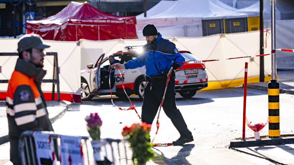 epa12620752 Police officers inspect the area where a fire broke out at the Le Constellation bar and lounge following an explosion in the early hours of New Year's Eve, in Crans-Montana, Switzerland, 01 January 2026. According to the police, several dozen people lost their lives in the fire and around one hundred people were also reported injured.  EPA/JEAN-CHRISTOPHE BOTT