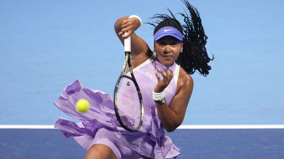epaselect epa10194993 Naomi Osaka of Japan in action against Daria Saville of Australia during a match of the Pan Pacific Open tennis tournament in Tokyo, Japan, 20 September 2022.  EPA/KIMIMASA MAYAMA