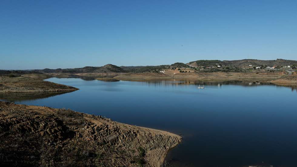 Armazenamento de água desceu em seis bacias e aumentou em cinco no fim de novembro