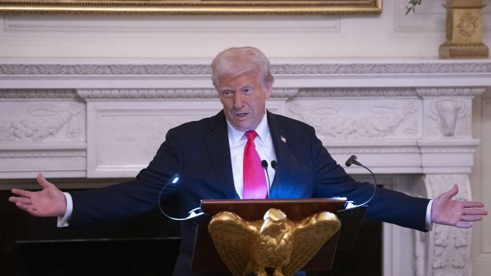 epa11993421 US President Donald J. Trump speaks during the White House Iftar Dinner at the White House in Washington, DC, USA, 27 March 2025.  EPA/Chris Kleponis / POOL