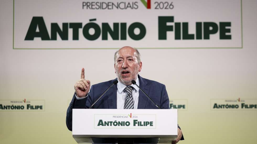 António Filipe, antigo deputado do Partido Comunista Português (PCP), durante a apresentação oficial da sua candidatura à Presidência da República, na Voz do Operário em Lisboa, 14 de julho de 2025. FILIPE AMORIM/LUSA