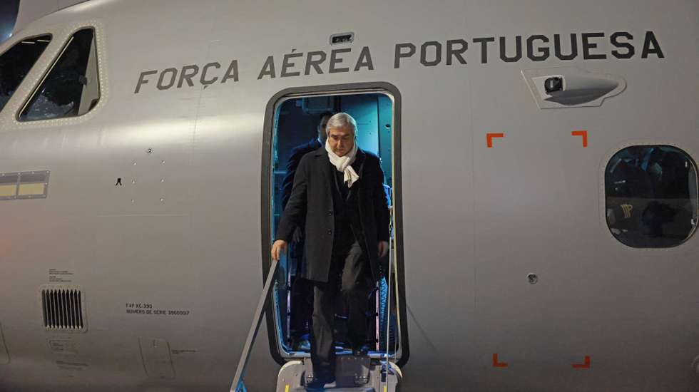 O ministro da Defesa Nacional, Nuno Melo, à chegada para uma visita no âmbito do reequipamento das Forças Armadas e Indústrias de Defesa, Istambul, Turquia, 27 de janeiro de 2026. NUNO VEIGA/LUSA