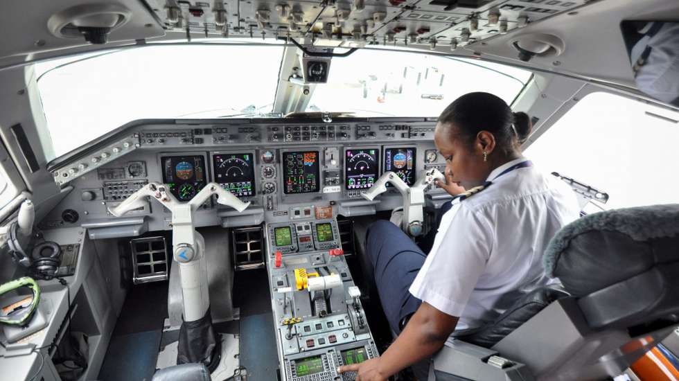 O documento destaca os riscos relacionados com fadiga, sonolência e incapacitação súbita dos pilotos.