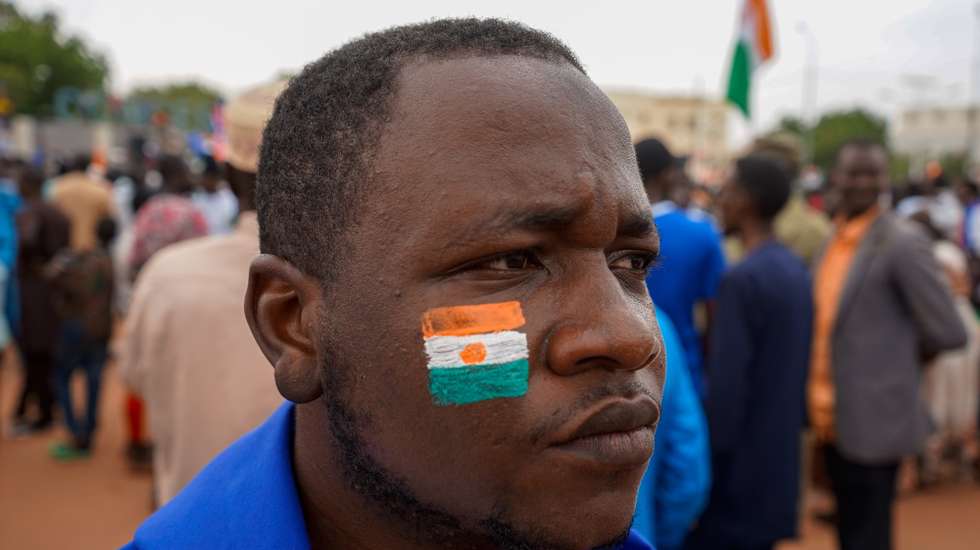 O Conselho Nacional para a Salvaguarda da Pátria, o nome oficial da junta militar nigerina, não deu quaisquer explicações para esta decisão