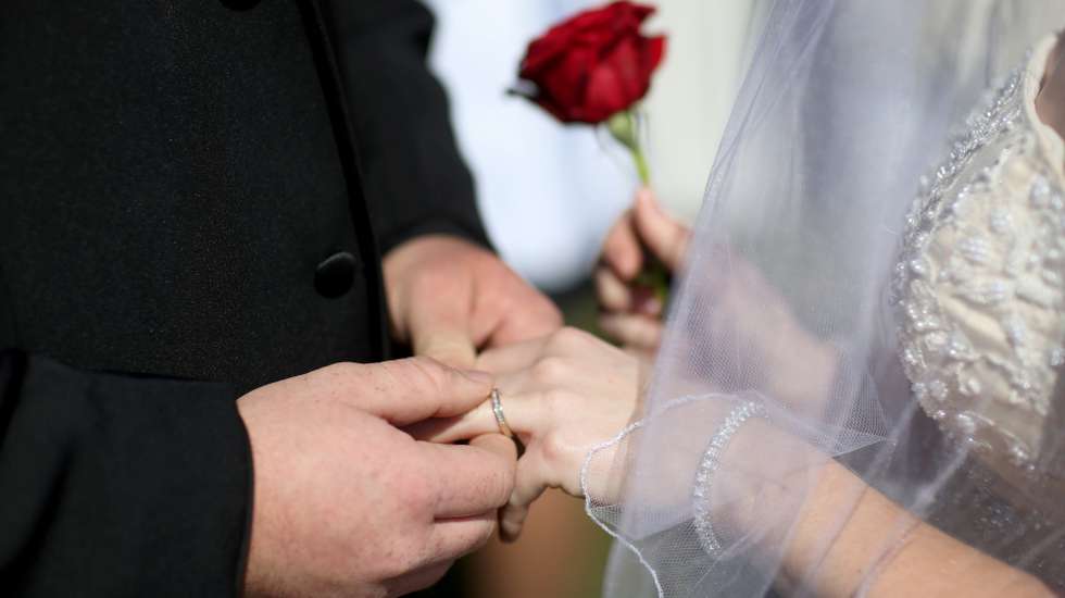 Segundo a análise estatística, a idade média ao divórcio foi de 48,9 anos para os homens e de 46,2 anos para as mulheres