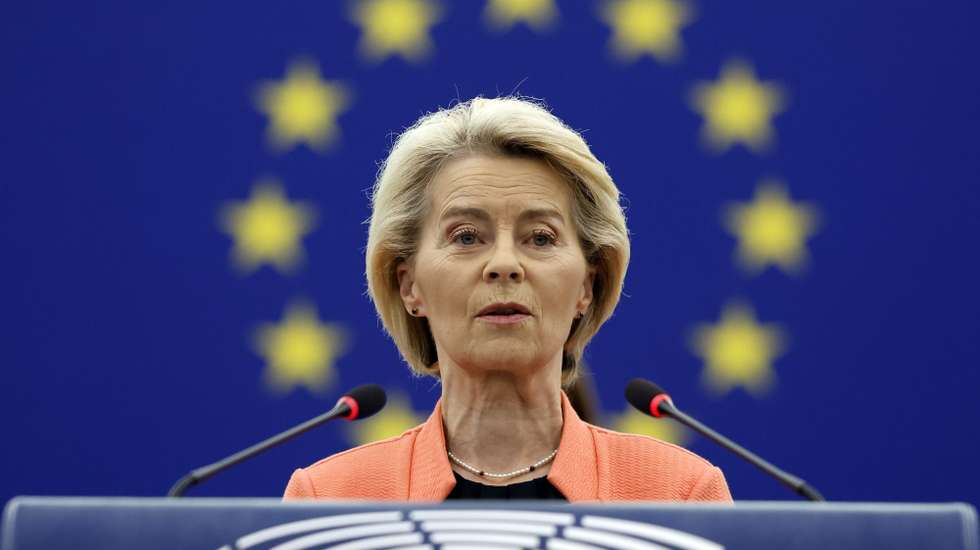 epa12222738 European Commission President Ursula von der Leyen delivers a speech during the motion of censure of the Commission at the European Parliament in Strasbourg, France, 07 July 2025.  EPA/GUILLAUME HORCAJUELO