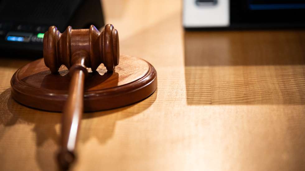 epa12052973 A gavel is seen at the start of the plenary session of the Development Committee during the 2025 IMF and World Bank Spring Meetings at the World Bank headquarters in Washington, DC, USA 24 April 2025. The 2025 IMF and World Bank Spring Meetings run 22-26 April in Washington, DC.  EPA/MAANSI SRIVASTAVA