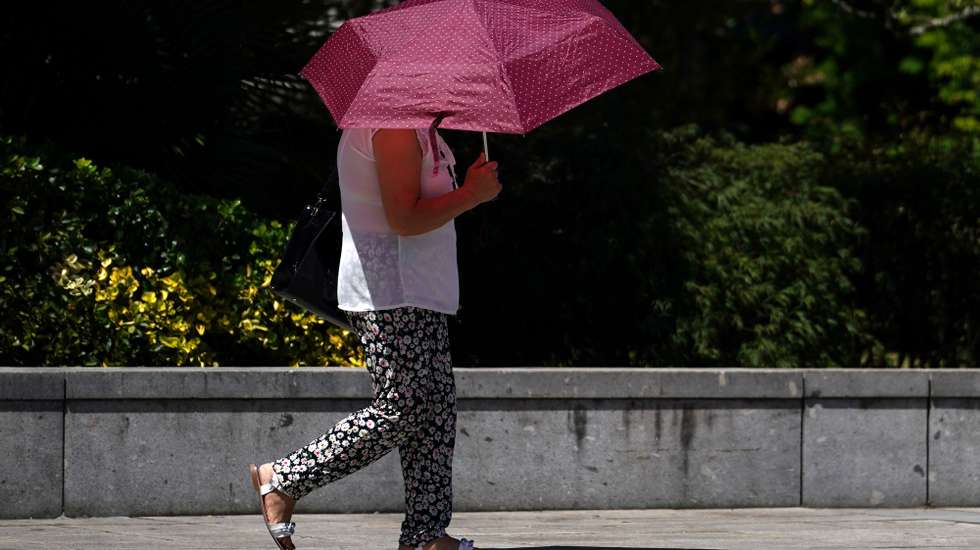 Temperaturas elevadas devido à onda de calor, Braga, 1 de julho de 2026. Segundo a informação do Instituto Português do Mar e da Atmosfera (IPMA), prevê-se para os próximos dias um agravamento das condições meteorológicas associadas ao tempo quente e seco, com um aumento da temperatura máxima, com valores a acima dos 40 graus Celsius, em várias regiões do território. HUGO DELGADO/LUSA