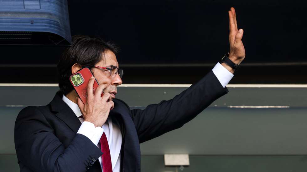 Rui Costa mostrou-se satisfeito com a forma como o plantel do Benfica tem vindo a mudar e a tornar-se mais competitivo com Roger Schmidt