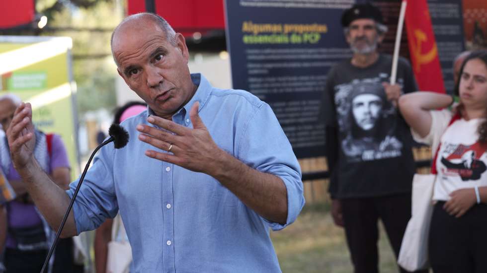 O secretario-geral do Partido Comunista  Português (PCP), Paulo Raimundo, durante a 48ª &quot;Festa do Avante&quot;, que decorre na Quinta da Atalaia, no Seixal, 06 de setembro de 2024. ANTÓNIO COTRIM/LUSA