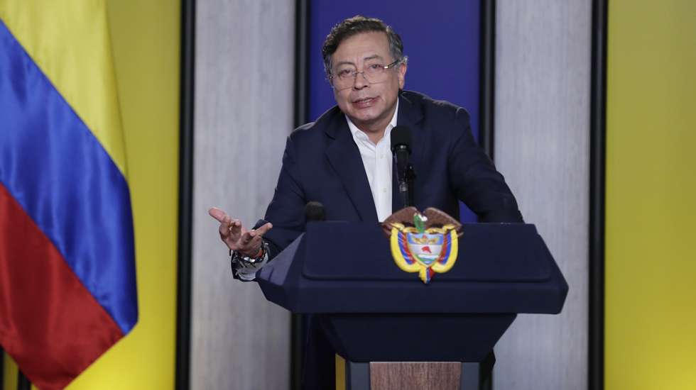 epa12476381 Colombian President Gustavo Petro speaks during a press conference with international media in Bogota, Colombia, 23 October 2025. Petro addressed the crisis with the United States and Colombia's fight against drugs.  EPA/Carlos Ortega