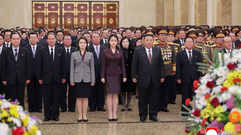epa12621309 A photo released by the official Korean Central News Agency (KCNA) shows North Korean leader Kim Jong Un (front, R), his daughter Kim Ju Ae (front, C) and wife Ri Sol-ju (front, L) visiting the Kumsusan Palace of the Sun in Pyongyang, North Korea, 01 January 2026 (issued 02 January 2026). According to KCNA, the North Korean leader North Korean leader paid tribute to his grandfather, state founder Kim Il-sung, and his father, former leader Kim Jong-i, on new year’s day.  EPA/KCNA  EDITORIAL USE ONLY