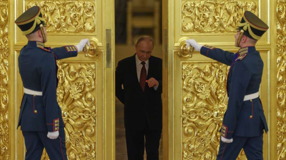 epa12651401 Russian President Vladimir Putin enters a hall during a ceremony to receive letters of credence from newly appointed foreign ambassadors at the Grand Kremlin Palace in Moscow, Russia, 15 January 2026.  EPA/RAMIL SITDIKOV/POOL