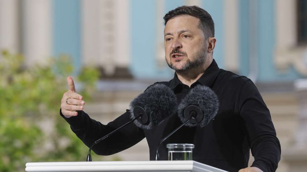 epa13013521 Ukrainian President Volodymyr Zelensky speaks during a joint press conference with NATO Secretary General Rutte in Kyiv, Ukraine, 03 June 2026. Rutte arrived in Kyiv to meet with top Ukrainian officials amid the Russian invasion.  EPA/SERGEY DOLZHENKO