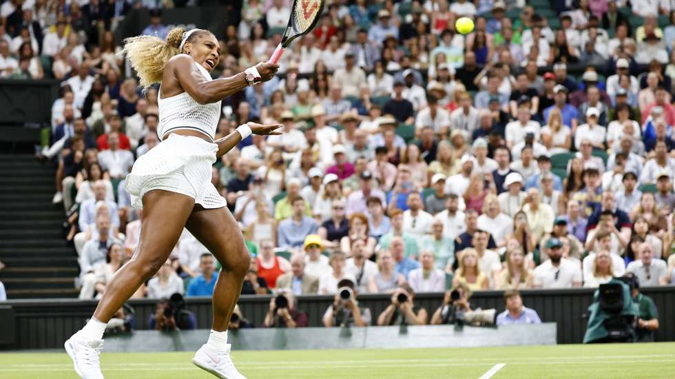 epaselect epa13076348 Serena Williams of the USA in action during her Women's Singles first round match against Maya Joint of Australia at the Wimbledon Championships in London, Britain, 30 June 2026.  EPA/TOLGA AKMEN