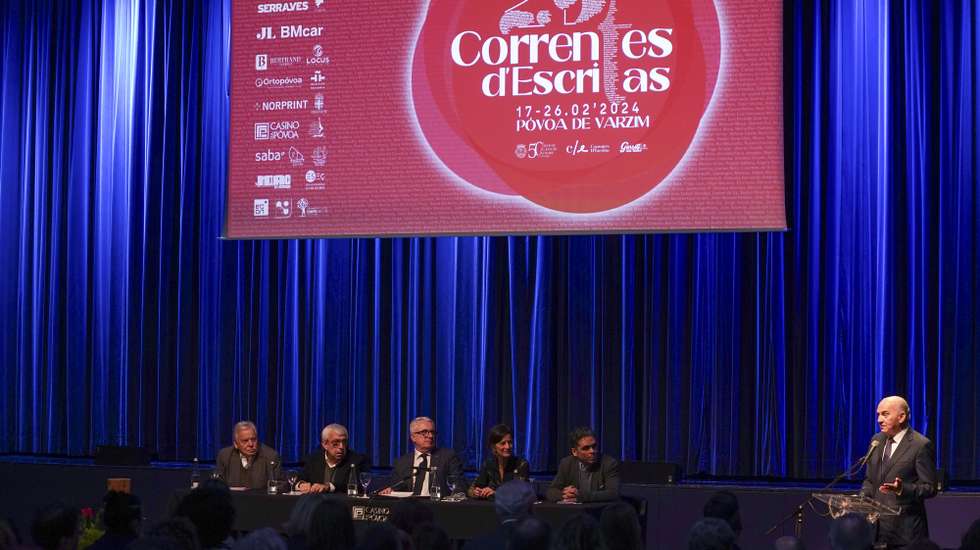 O vice-presidente e vereador da Educação e Cultura, e responsável pela criação e organização do Encontro de Escritores de Expressão Ibérica Correntes D’Escritas, Luís Diamantino, intervém na sessão de abertura do Correntes d’Escritas - Encontro de Escritores de Expressão Ibérica, promovida pelo Município da Póvoa de Varzim, na Póvoa de Varzim, 21 de fevereiro de 2024. A escritora mexicana Fernanda Melchor venceu a 25.ª edição do Prémio Literário Casino da Póvoa, com o livro “Temporada de Furacões”, publicado pela Elsinore, foi hoje anunciado no festival Correntes d’Escritas. HUGO DELGADO/LUSA
