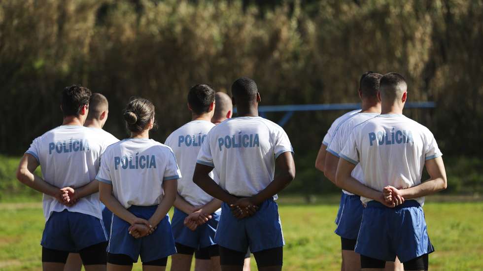 Alunos da Escola Prática de Policia treinam para ser futuros agentes da PSP, 20 fevereiro 2024 em Torres Novas. (ACOMPANHA TEXTO DA LUSA DO DIA 25 FEVEREIRO 2024). PAULO CUNHA/LUSA