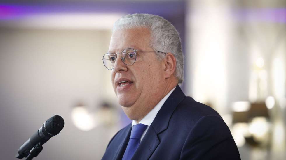 O ministro da Economia, Pedro Reis, intervém no almoço-debate "Desafios da Economia Portuguesa no atual contexto internacional", organizado pelo International Club of Portugal, em Lisboa, 21 de março de 2025. ANTÓNIO PEDRO SANTOS/LUSA