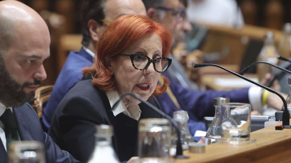 A ministra do Ambiente e Energia, Maria da Graça Carvalho, durante a sua audição na Comissão de Ambiente e Energia na Assembleia da República, Lisboa, 04 novembro 2025.  MANUEL DE ALMEIDA/LUSA