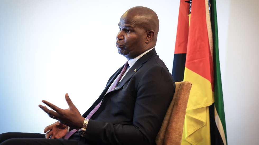O Presidente de Moçambique, Daniel Chapo, durante entrevisa à Agencia Lusa, Porto, 8 de dezembro de 2025. (ACOMPANHA TEXTO DA LUSA).  JOSÉ COELHO/LUSA