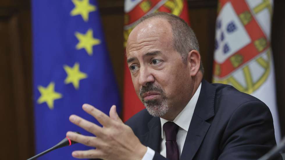 O governador do Banco de Portugal, Álvaro Santos Pereira, intervém na audição perante a Comissão de Orçamento, Finanças e Administração Pública, na Assembleia da República, em Lisboa, 09 de julho de 2026. MANUEL DE ALMEIDA/LUSA