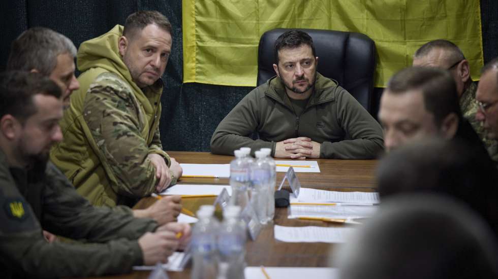 epa10305359 A handout photo made available by the Ukrainian presidential press service shows Ukrainian President Volodymyr Zelensky (C) meets with military authorities during visit the recaptured city of Kherson, Ukraine, 14 November 2022. Ukrainian troops entered Kherson on 11 November after Russian troops had withdrawn from the city. Kherson was captured in the early stage of the conflict, shortly after Russian troops had entered Ukraine in February 2022.  EPA/UKRAINE PRESIDENTIAL PRESS SERVICE HANDOUT HANDOUT HANDOUT EDITORIAL USE ONLY/NO SALES