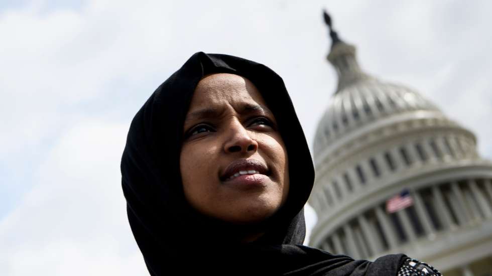 Ilhan Omar é congressista dos democratas pelo Estado do Michigan