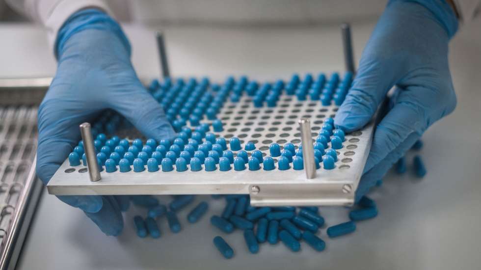 Comissão Europeia publica primeira lista sobre medicamentos críticos e escassez na União Europeia