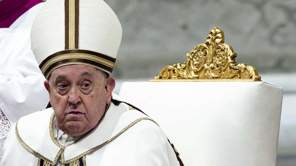 epa11809138 Pope Francis presides Holy Mass for the Solemnity of the Epiphany of the Lord, in Saint Peter's Basilica, in Vatican City, 06 January 2025.  EPA/ANGELO CARCONI