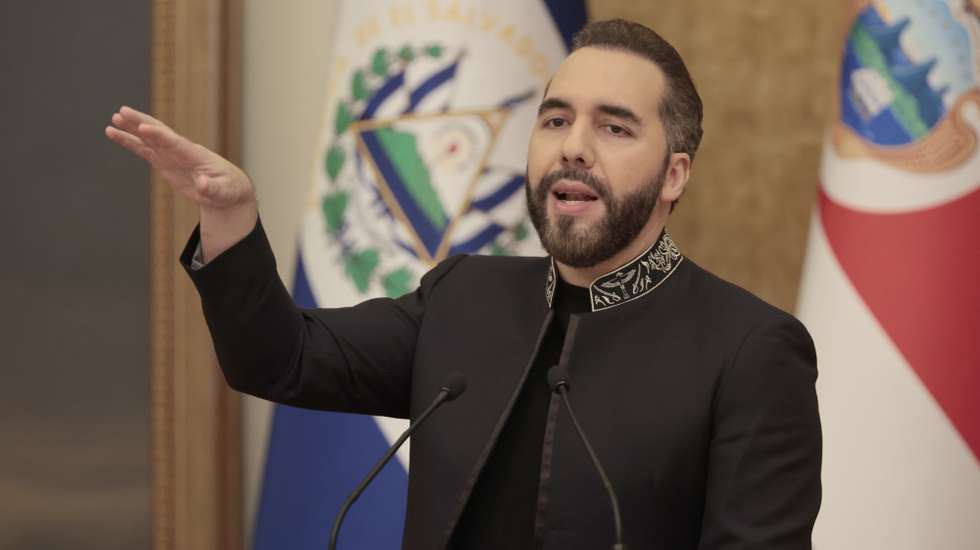 epa13310140 Salvadoran President Nayib Bukele, speaks during a press conference following an official meeting with Costa Rican President Laura Fernandez, in San Salvador, El Salvador, 16 October 2026. Fernandez is on an official visit to El Salvador from 16 to 18 October.  EPA/RODRIGO SURA
