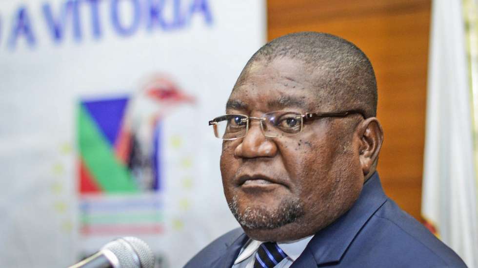 Ossufo Momade, presidente da Resistência Nacional Moçambicana (Renamo) apresenta à imprensa um comunicado da comissão política do partido sobre o resultado das eleições depois de a Renamo ter pedido no sábado a repetição das eleições de terça-feira, alegando fraude e rejeitando os resultados que dão vitória com maioria absoluta ao partido no poder, Frente de Libertação de Moçambique (Frelimo), nas três votações - presidencial, Assembleia da República e provinciais, Maputo, Moçambique, 21 de outubro de 2019. ANTÓNIO SILVA/LUSA