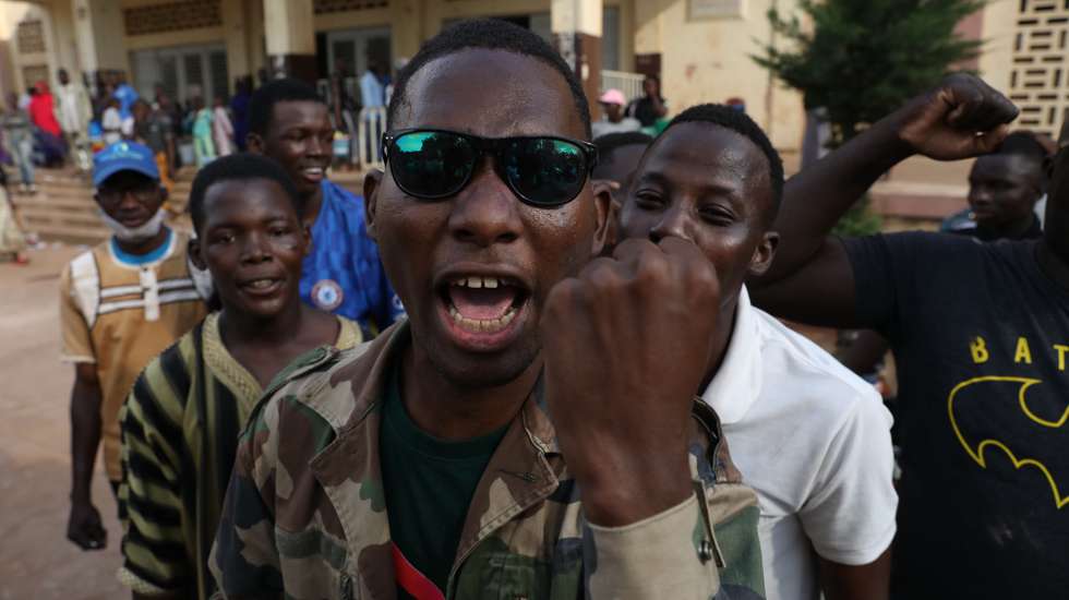 epa10107782 Malians react during a protest against the United Nations presence Mali in the capital Bamako, Mali, 05 August 2022. Pressure is mounting on the United Nations presence in some African countries with protests in Democratic Republic of Congo (DRC) and Mali. The UN's peacekeeping mission in Mali admits there were 'dysfunctions' that preceded a confrontation with Malian authorities initiated by the arrival of Ivorian troops at Bamako airport in July.  EPA/HADAMA DIAKITE