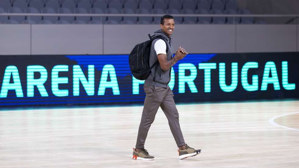 O jogador do Estrela da Amadora, Nani, durante a inauguração da FPF Arena Portugal, na Cidade do Futebol, em Oeiras, 27 de novembro de 2024. JOSÉ SENA GOULÃO/LUSA