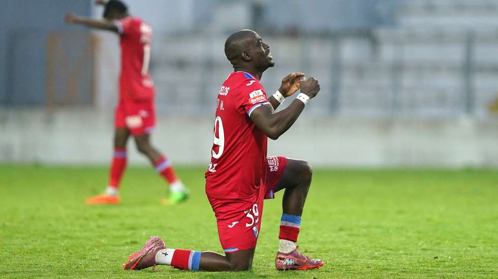 Buatu do Gil Vicente festeja a vitória frente ao Moreirense durante o jogo da I Liga de futebol, realizado no Estádio Comendador Joaquim de Almeida Freitas em Moreira de Cónegos, 7 de fevereiro de 2026. HUGO DELGADO/LUSA