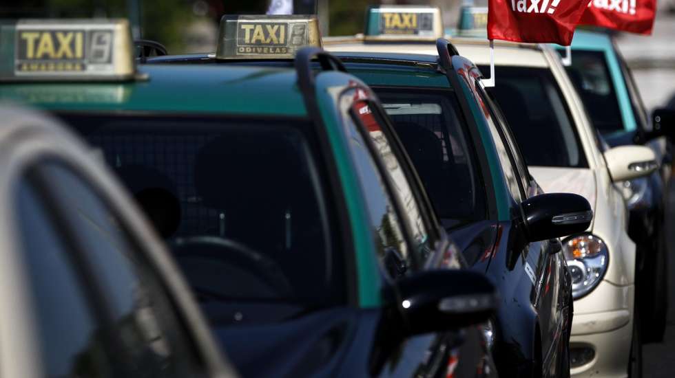 Período de adaptação à proibição de circulação de táxis com mais de 10 anos prorrogado até 2025, revela Governo