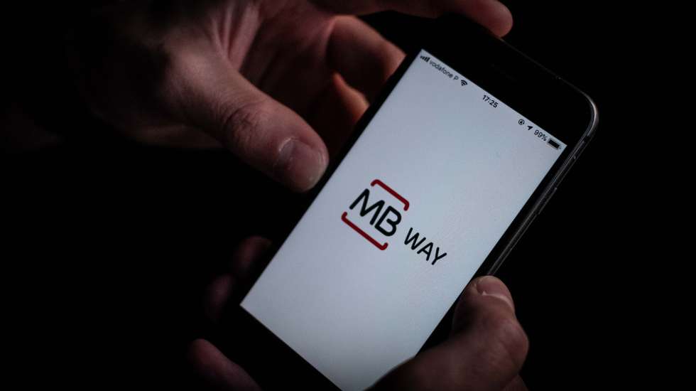 Ministério Público acusa homem de crimes de falsidade informática, acesso ilegítimo e burlas através do MB Way