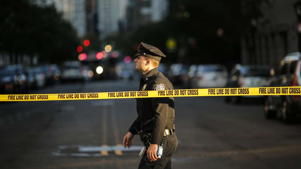 O autor dos ataques foi detido pelo Departamento de Polícia de Nova Iorque (NYPD)