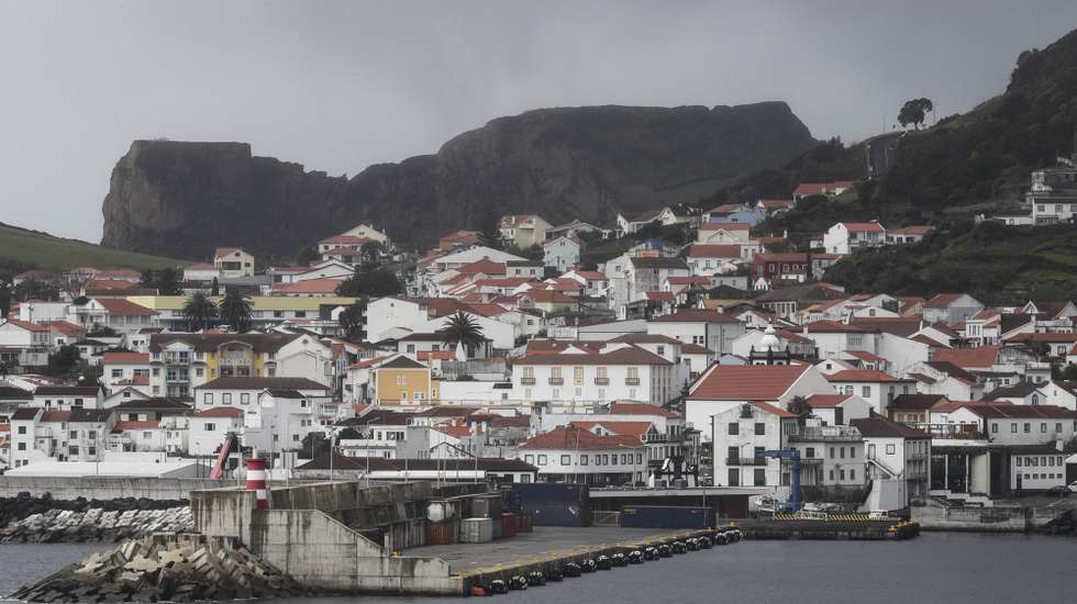 Vista geral de parte da vila de Velas na ilha de São Jorge nos Açores, 29 de março de 2022. TIAGO PETINGA/LUSA