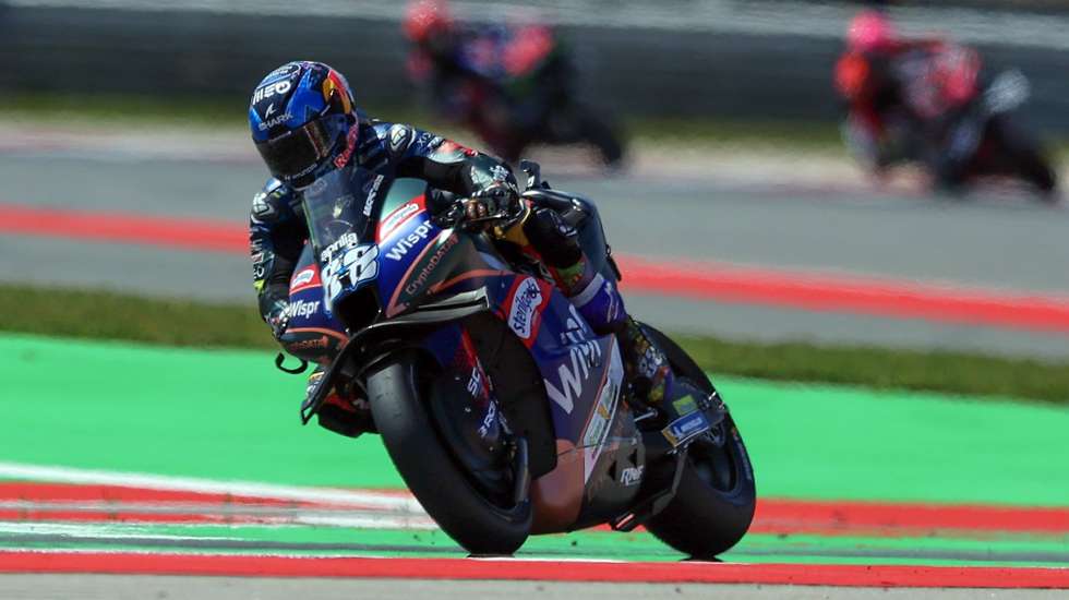epa10544249 Portuguese MotoGP rider Miguel Oliveira of CryptoDATA RNF MotoGP Team leads the race moments before he crashes during the MotoGP race at the Motorcycling Grand Prix of Portugal at Algarve International race track, Portimao, Portugal, 26 March 2023.  EPA/NUNO VEIGA