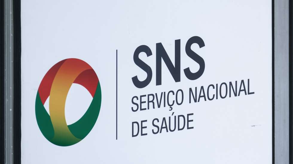 Logótipo do Serviço Nacional de Saúde (SNS), em Lisboa, 07 de julho de 2022. MÁRIO CRUZ/LUSA