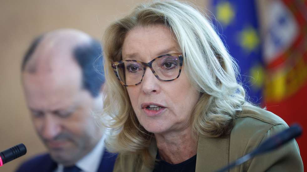 A ministra do Trabalho, Solidariedade e Segurança Social, Maria do Rosário Palma Ramalho (D), intervém durante a sua audição na Comissão de Trabalho, Segurança Social e Inclusão, na Assembleia da República, em Lisboa, 10 de julho de 2024. ANTÓNIO PEDRO SANTOS/LUSA